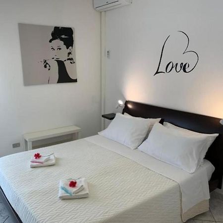 Appartamento The Airport House Catania Esterno foto