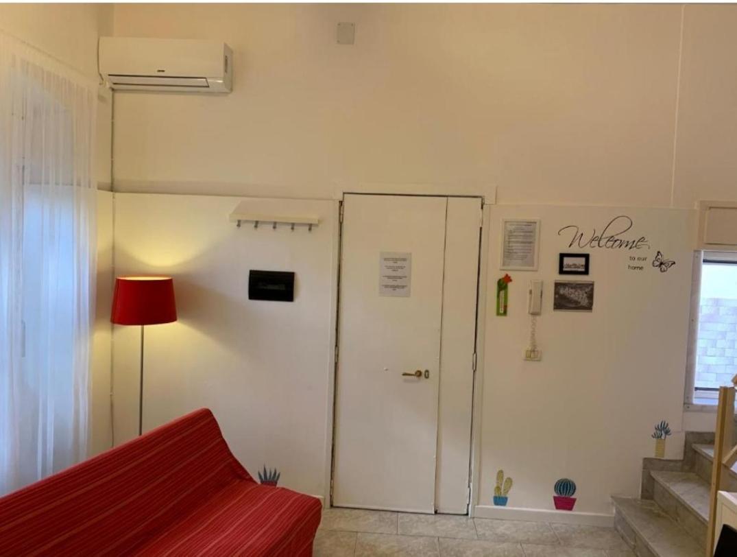 Appartamento The Airport House Catania Esterno foto