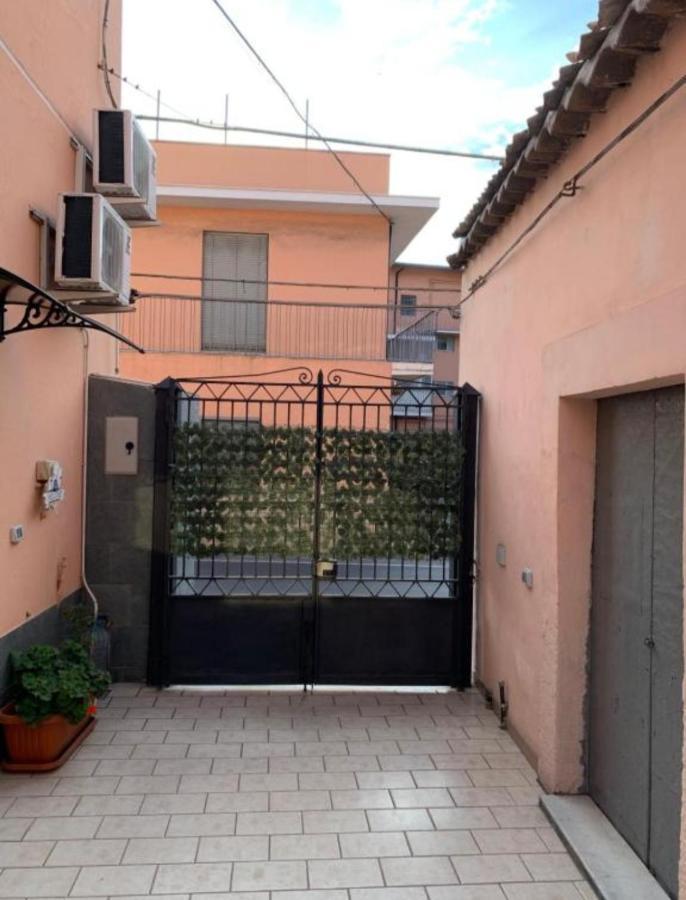 Appartamento The Airport House Catania Esterno foto
