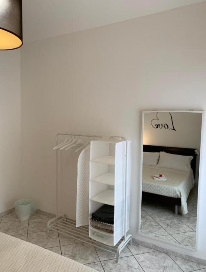 Appartamento The Airport House Catania Esterno foto